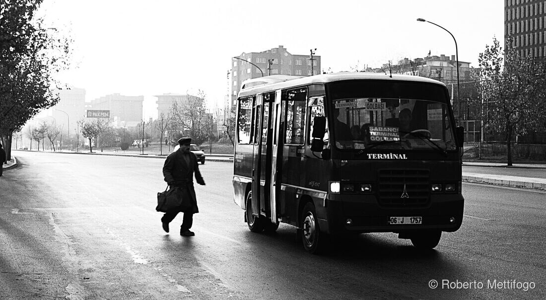 Fotografia street e reportage in bianco e nero su pellicola, Roberto Mettifogo Luce² (02)